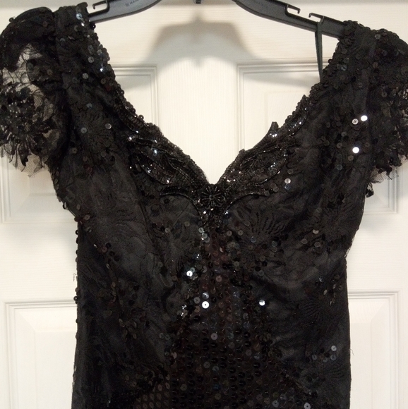 Vintage circa 1970’s 🖤 Beautifully sequined 👗black sequins & lace (size 4 ) - Picture 1 of 7